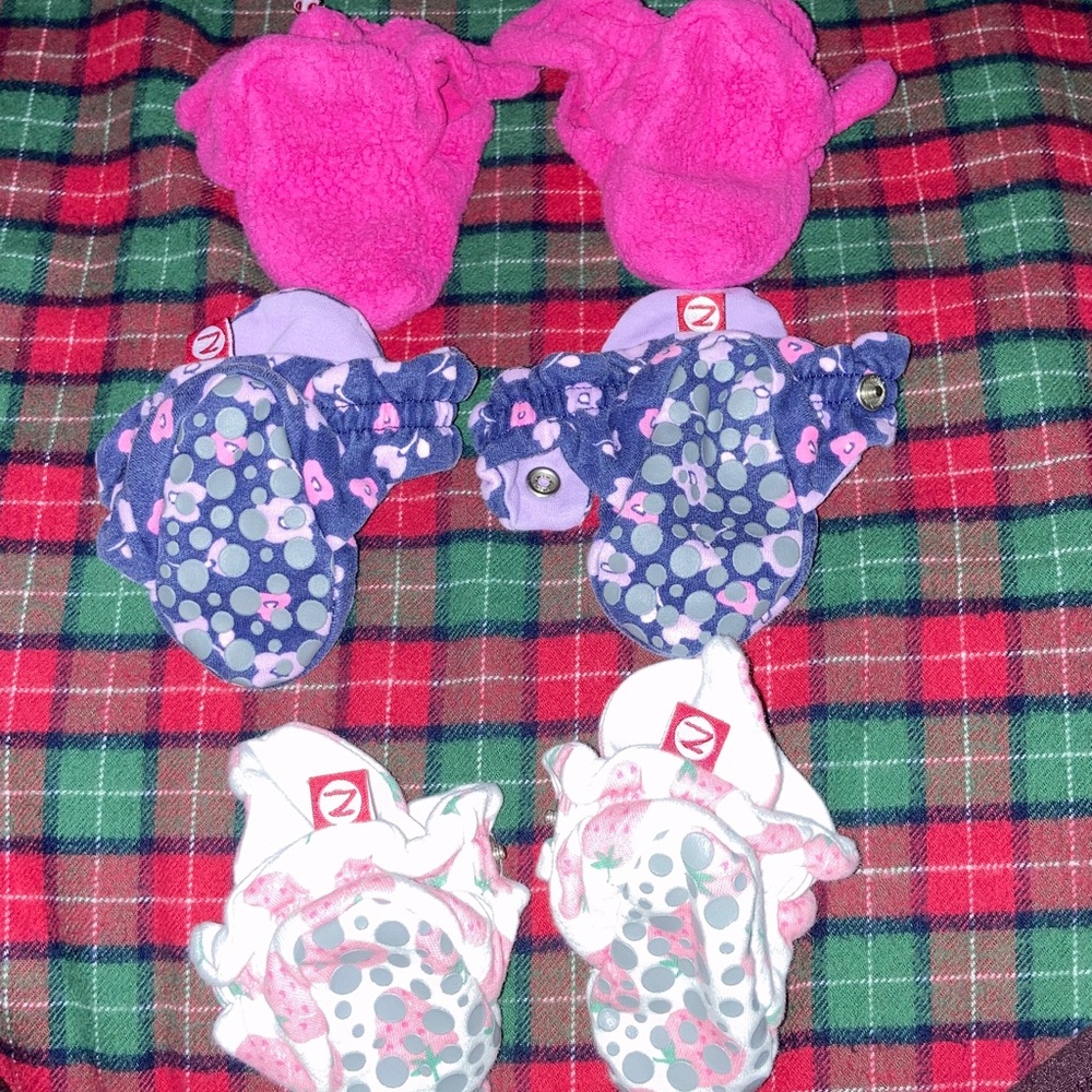 Zutano Pink, Navy Floral, and Strawberry Baby Booties 3 sets lot 3 months - Picture 6 of 12